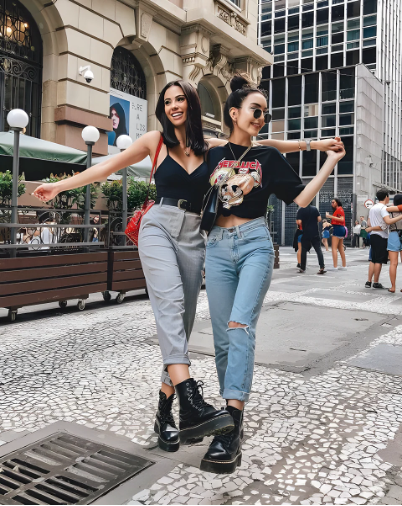 https www.enibbana.com fr blogs news 5 creative ways to wear combat boots with jeans 